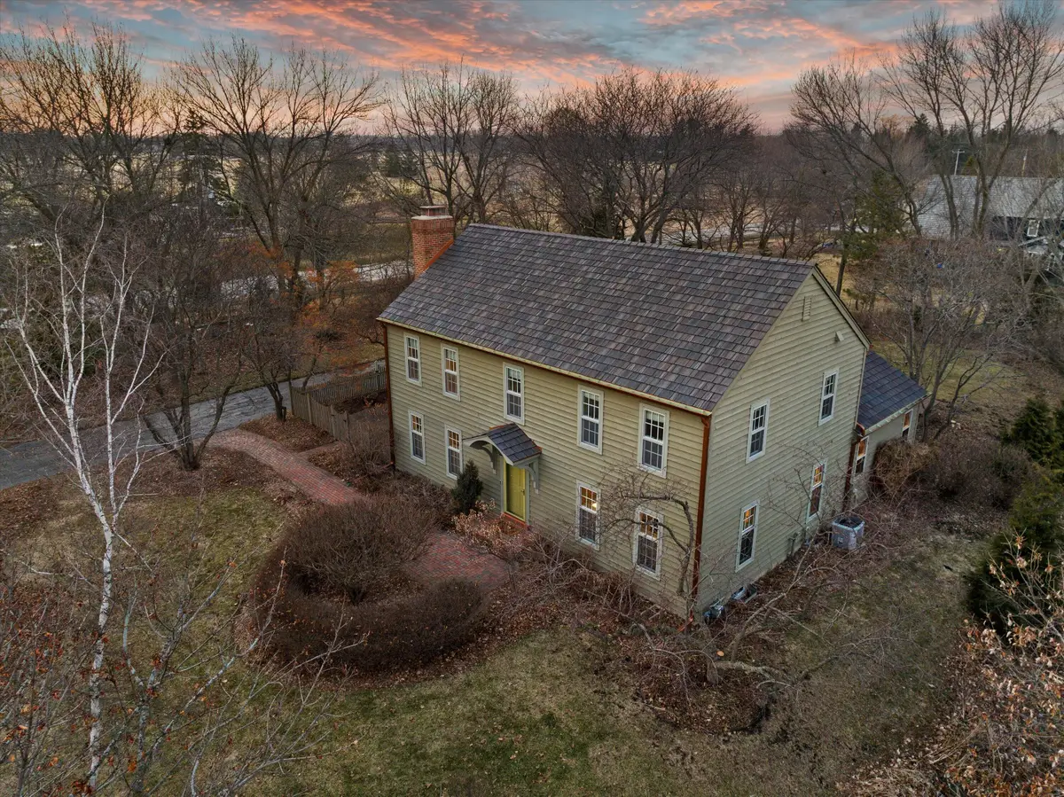 2650 W Sunnydale Ln, Mequon, WI 53092 - #1