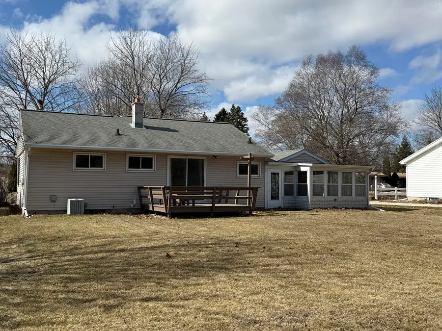 1337 N 9th St, Manitowoc, WI 54220 - #2