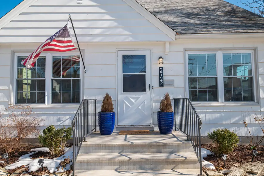 2722 N 74th St, Wauwatosa, WI 53210 - #2