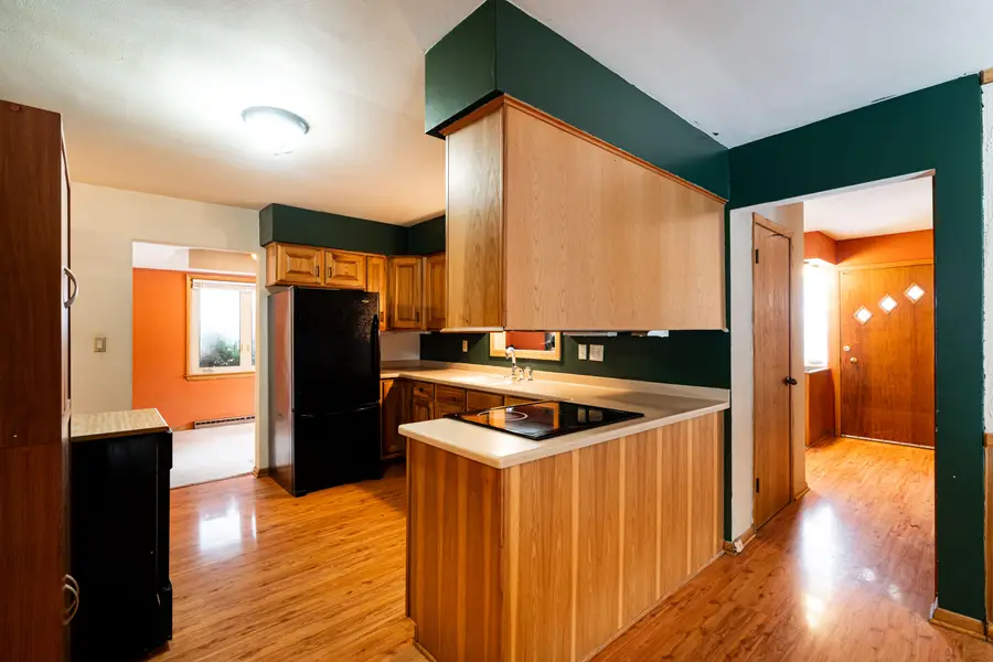 5869 S Trinthammer Ave, Cudahy, WI 53110 - #3