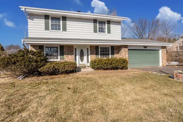 1638 Falls Rd, Grafton, WI 53024