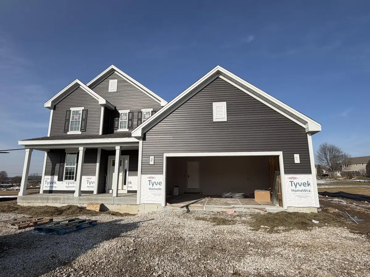 N101W16938 Tanglewood Dr, Germantown, WI 53022 - #1