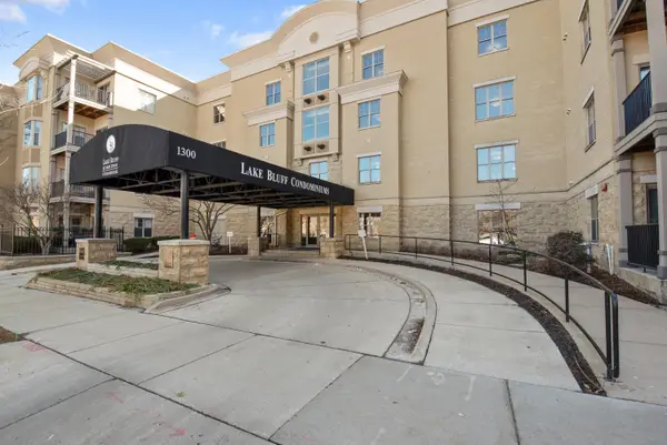 1300 N Prospect Ave, Milwaukee, WI 53202