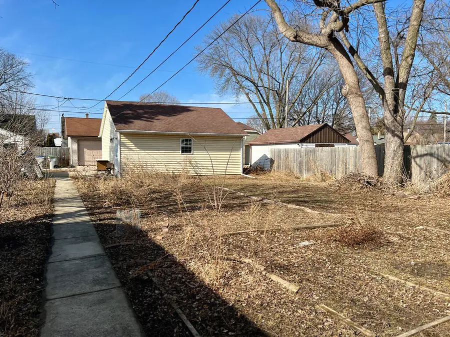 3207 S Austin St, Milwaukee, WI 53207 - #2