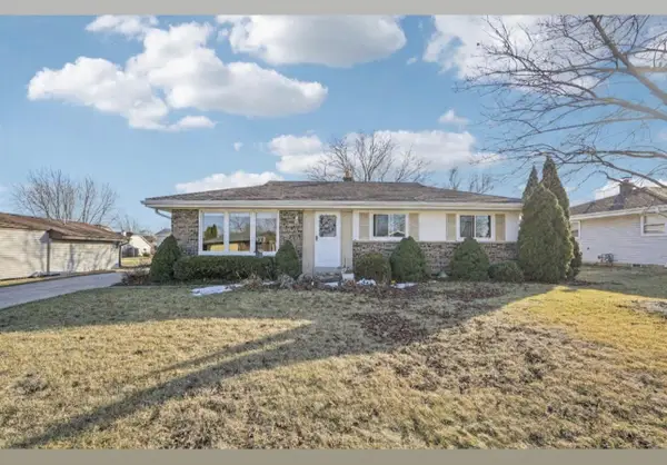 395 E Oak Ln, Oak Creek, WI 53154