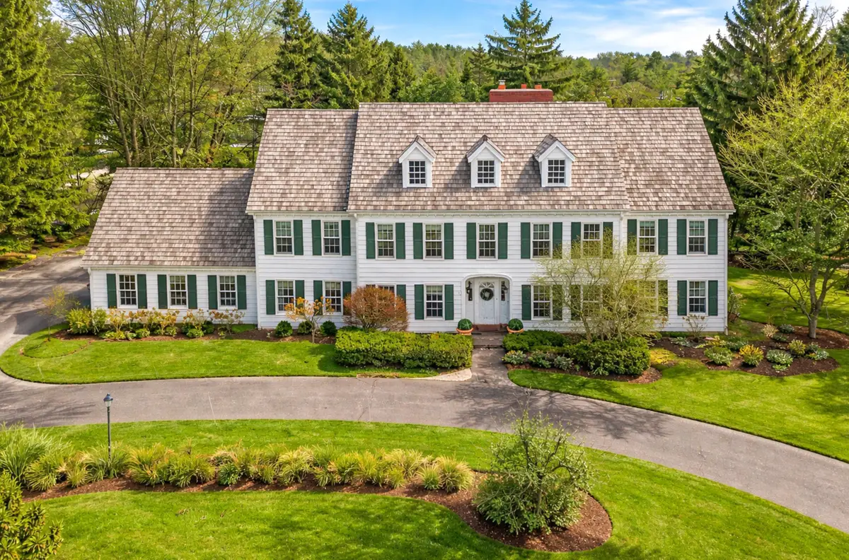 10022 N Miller Ct, Mequon, WI 53092 - #1