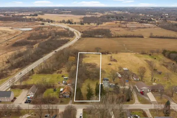 3977 E Elm Rd, Oak Creek, WI 53154