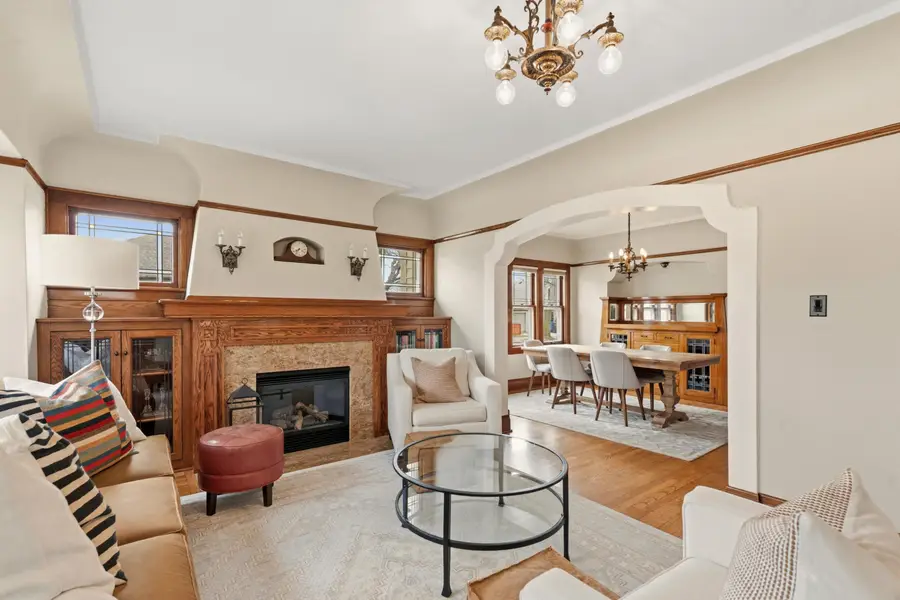 4901 N Hollywood Ave, Whitefish Bay, WI 53217 - #2