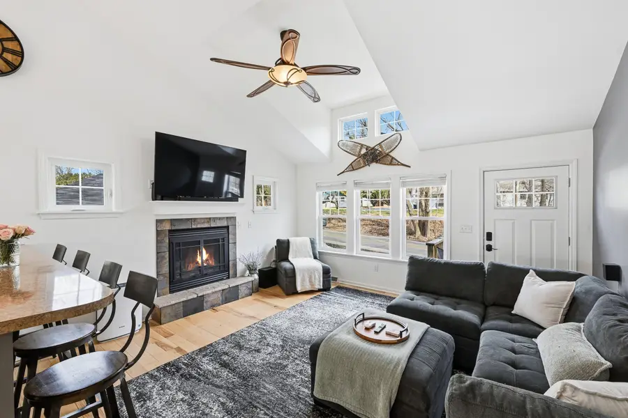 W299N2857 Maple Ave, Delafield, WI 53072 - #3