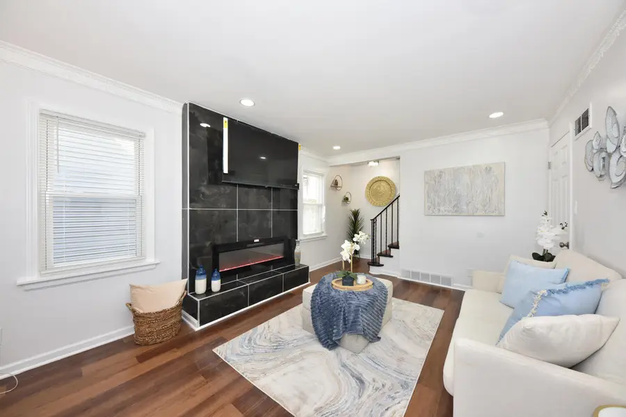 4348 N 19th St, Milwaukee, WI 53209 - #3