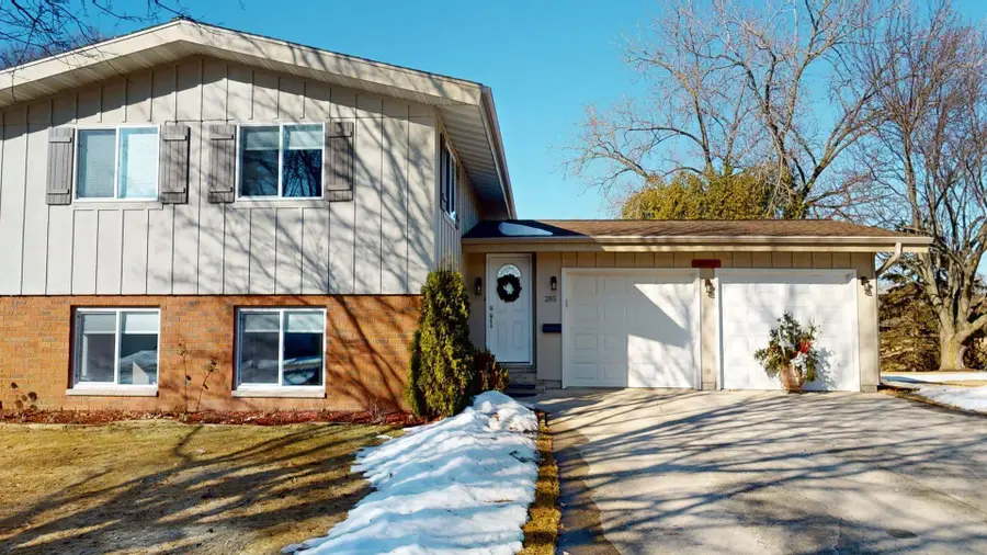 285 W Greenfield Ave, Algoma, WI 54201 - #3