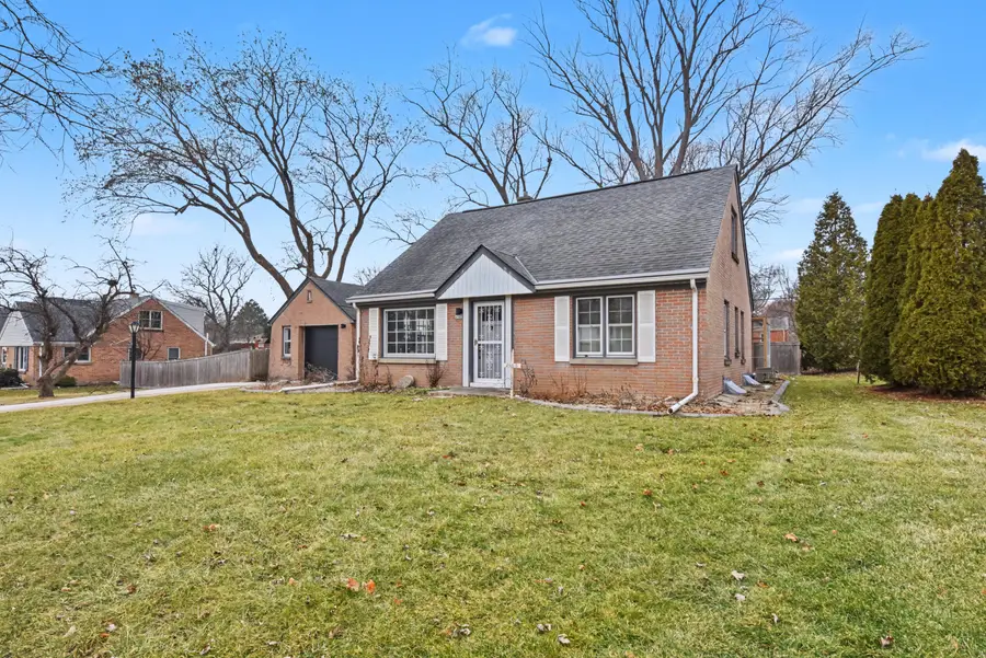 4503 N 106th St, Wauwatosa, WI 53225 - #2