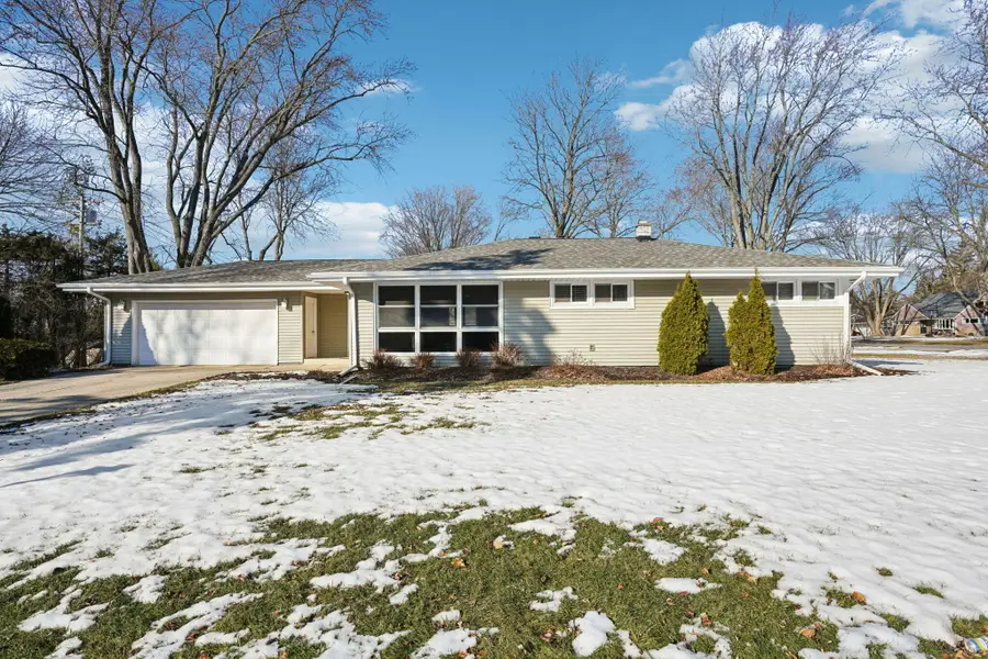 12660 Pinewood Rd, Brookfield, WI 53005 - #2