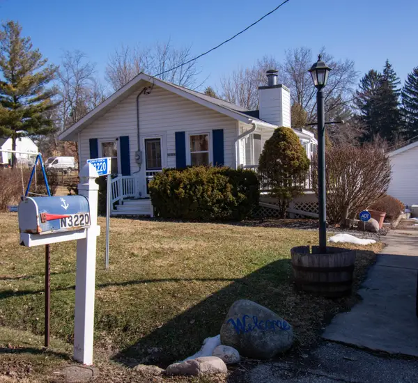 N3220 Acacia Rd, Geneva, WI 53147