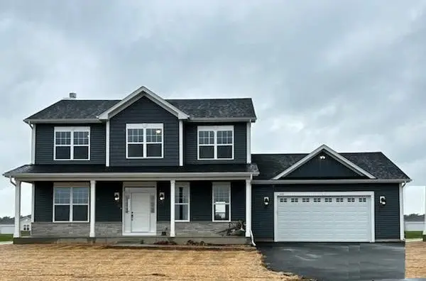 423 Clairmont Ct, Williams Bay, WI 53191