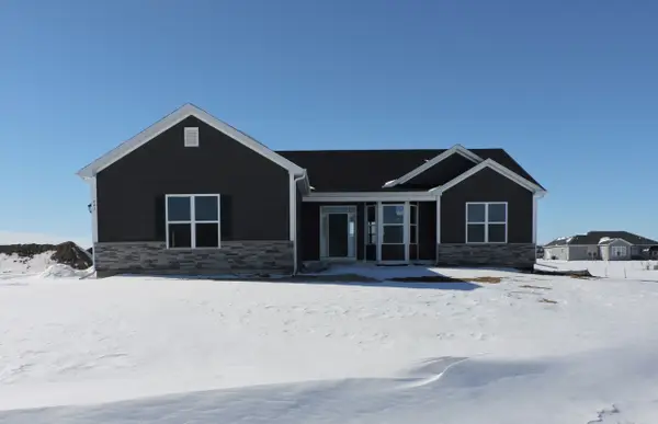 402 Manchester Dr, Williams Bay, WI 53191