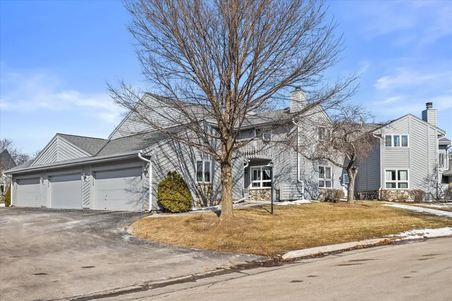 15634 W Brook Dr, New Berlin, WI 53151 - #2