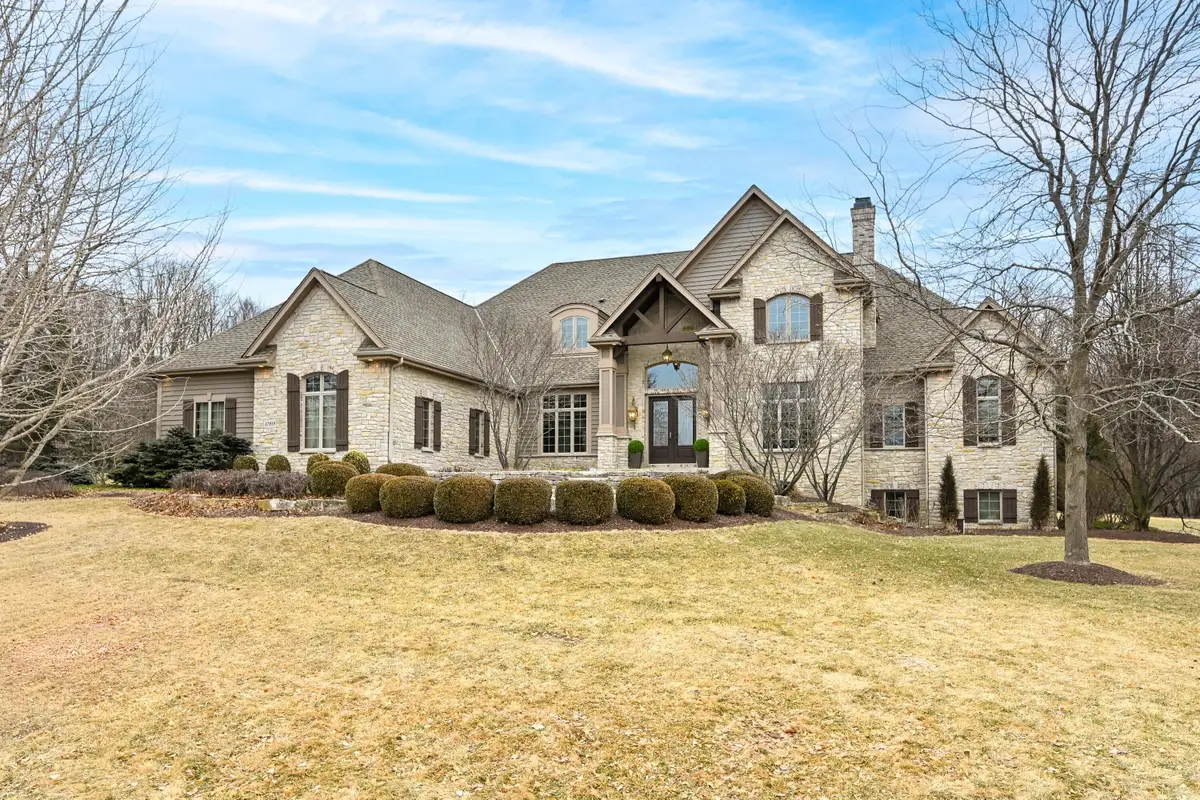 12939 N Cobblestone Ct, Mequon, WI 53097 - #1