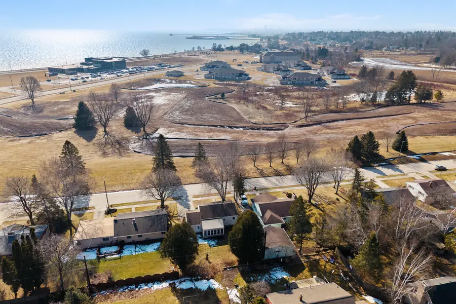 316 E Park View Ln, Manitowoc, WI 54220 - #3