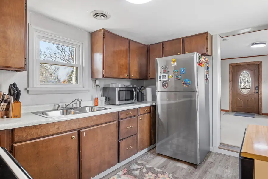 115 E Barrett St, Glenbeulah, WI 53023 - #3