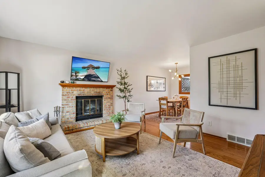 6004 Oriole Ln, Greendale, WI 53129 - #3