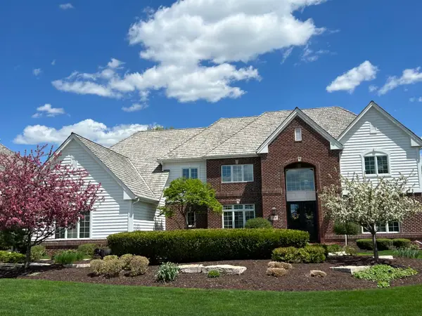 1810 E Bristlecone Dr, Hartland, WI 53029