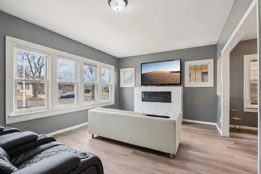 4073 N 16th St, Milwaukee, WI 53206 - #3