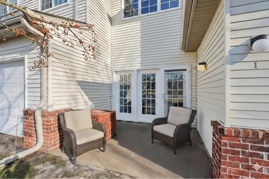 2422 Fox River Pkwy, Waukesha, WI 53189 - #2