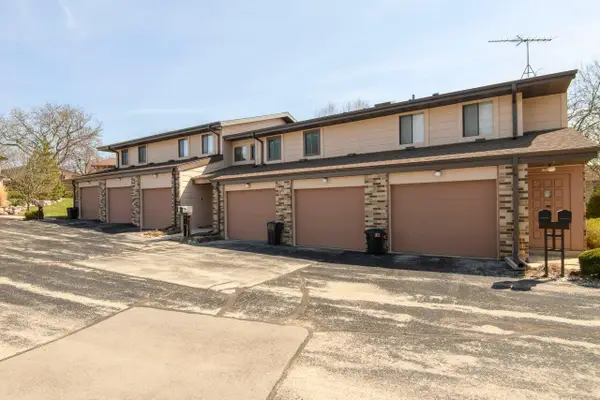 309 Cheviot Chase, Waukesha, WI 53186