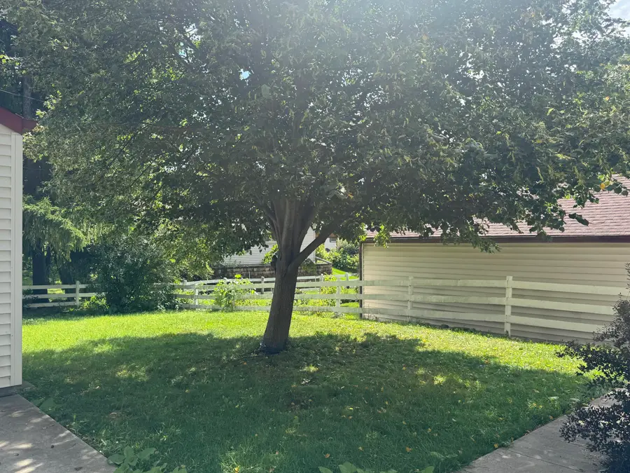 113 Coolidge Ave, Waukesha, WI 53186 - #3