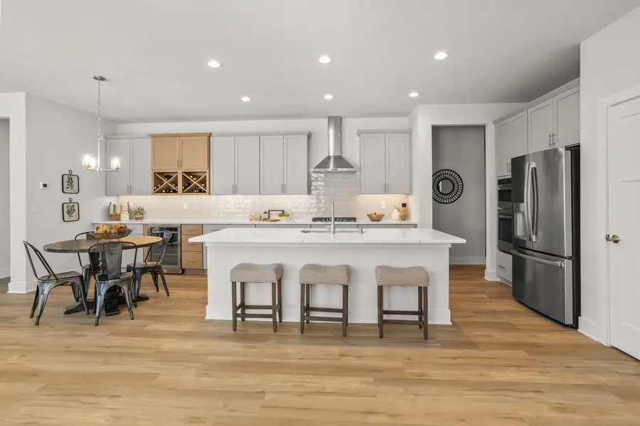 N28W25285 Parkway Ridge Cir, Pewaukee, WI 53072 - #3