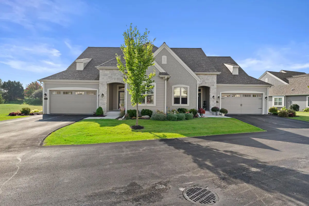 1763 Derby Ln, Oconomowoc, WI 53066 - #1