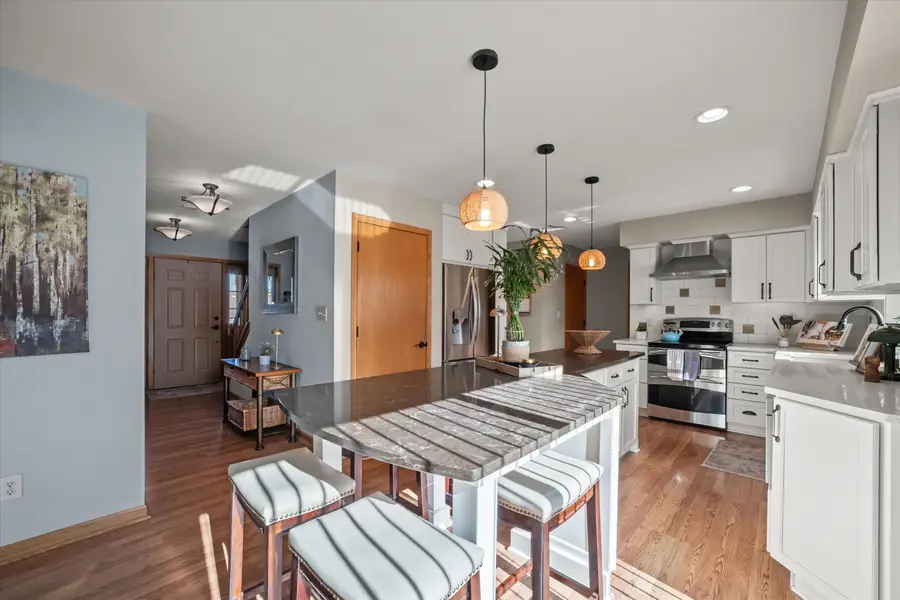 7277 S Dover Hill Ct, Franklin, WI 53132 - #3