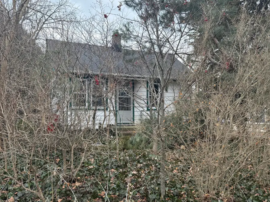 1605 W Custer Ave, Glendale, WI 53209 - #2