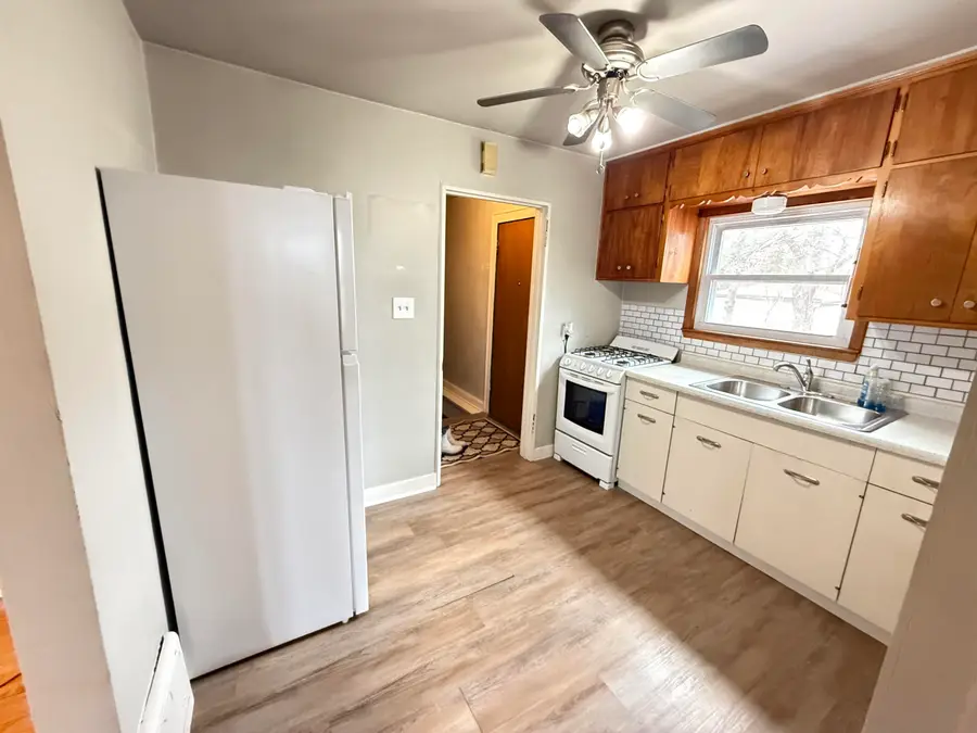 1605 W Custer Ave, Glendale, WI 53209 - #3