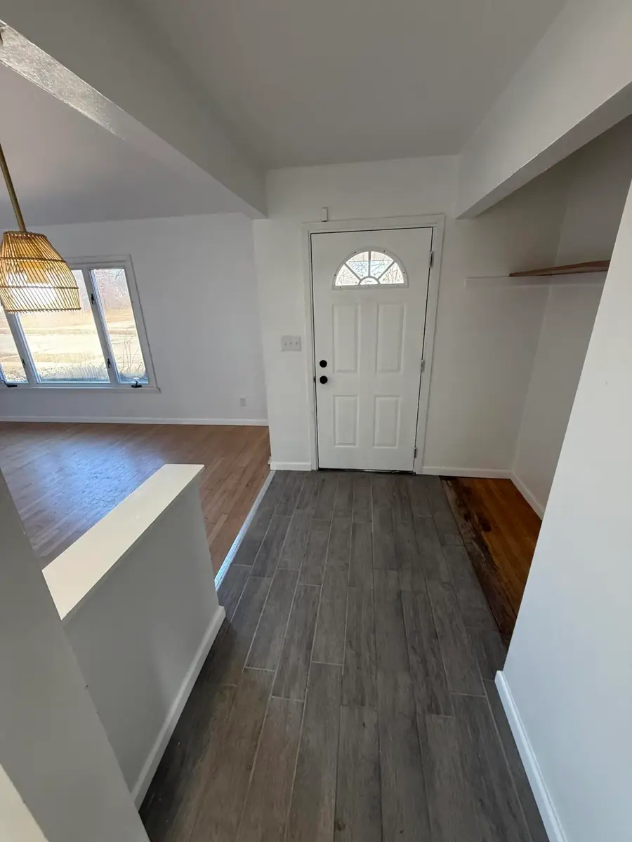 8707 W Petersik St, Milwaukee, WI 53224 - #2