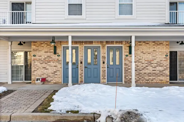 2720 Northview Rd, Waukesha, WI 53188