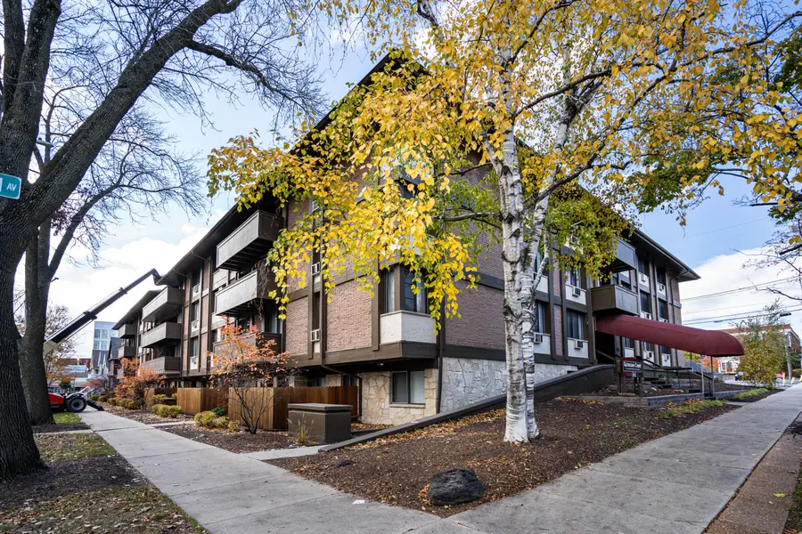 2025 E Greenwich Ave, Milwaukee, WI 53211 - #2