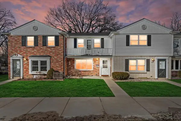 4958 W Colonial Ct, Greenfield, WI 53220