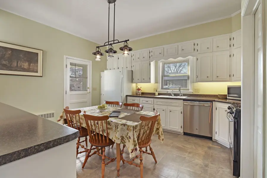 149 W Washington St, Burlington, WI 53105 - #3