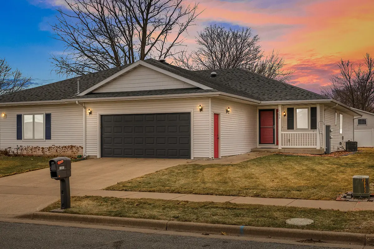 1392 Rosewood Trl, Onalaska, WI 54650 - #1