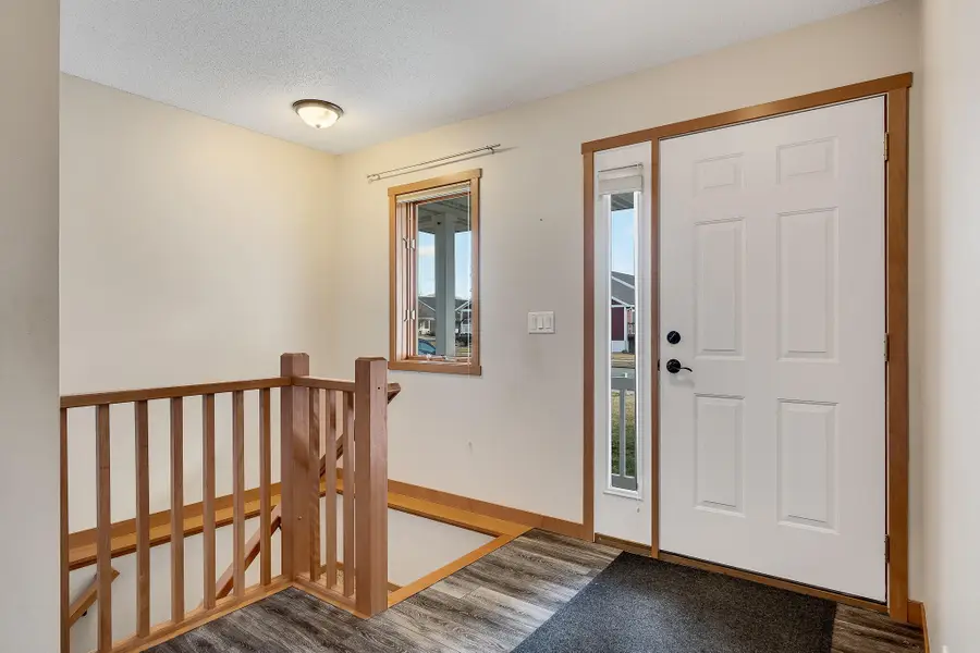 1392 Rosewood Trl, Onalaska, WI 54650 - #3