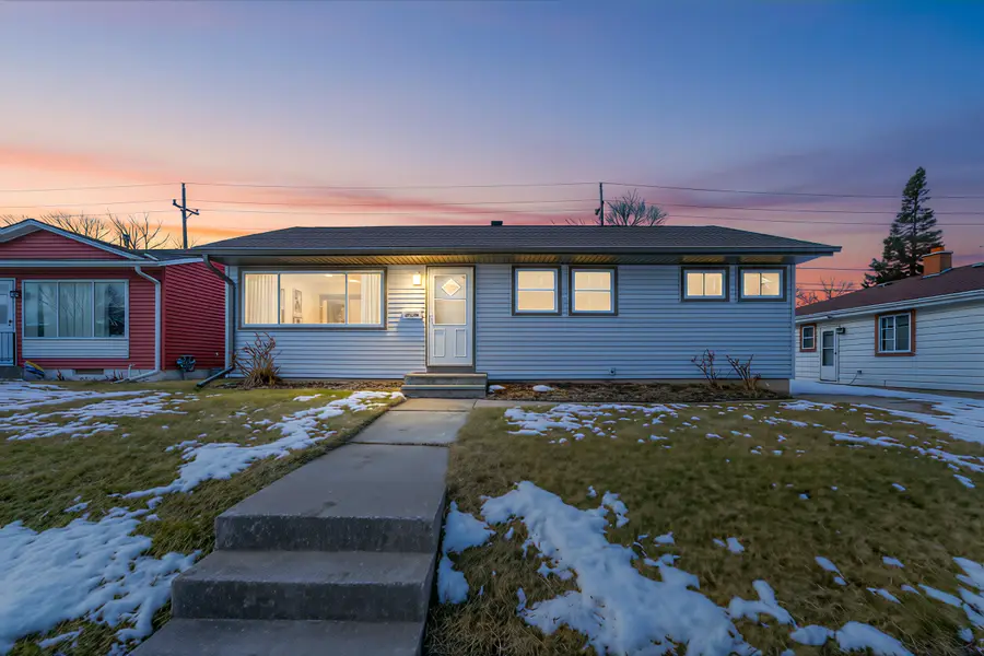 1910 Shoop St, Racine, WI 53404 - #2