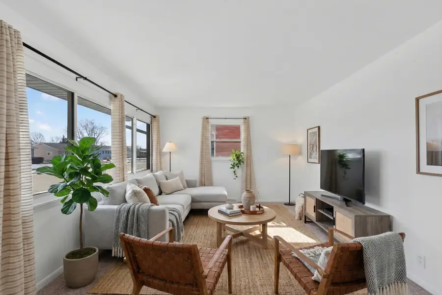 1910 Shoop St, Racine, WI 53404 - #3