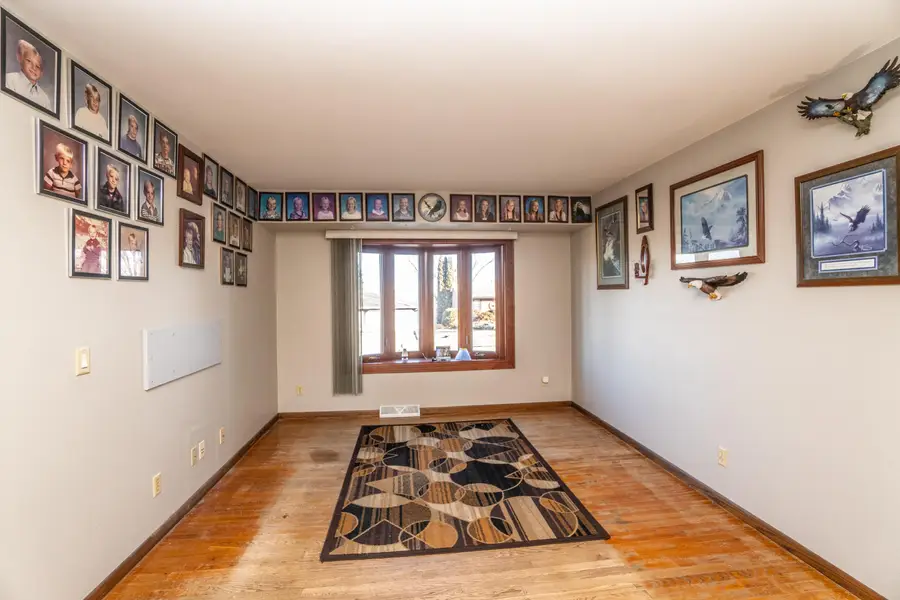 1511 Roosevelt Dr S, West Bend, WI 53090 - #2