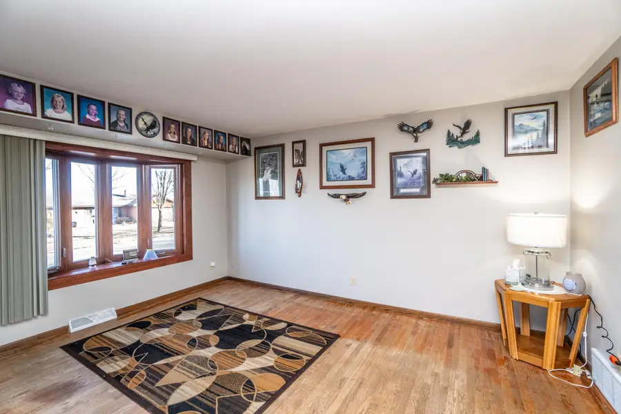 1511 Roosevelt Dr S, West Bend, WI 53090 - #3