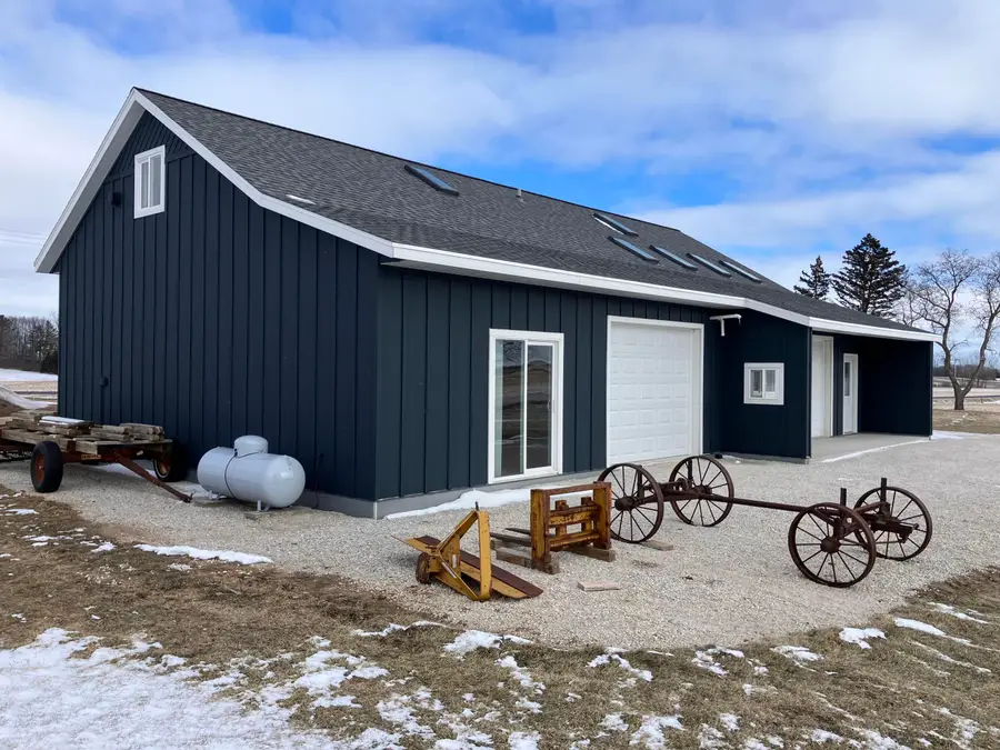 9207 Middle Rd, Manitowoc Rapids, WI 54220 - #3