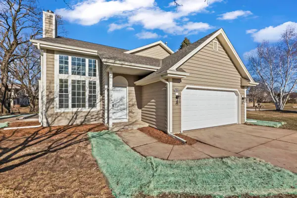 N27W26457 Christian Ct W, Pewaukee, WI 53072