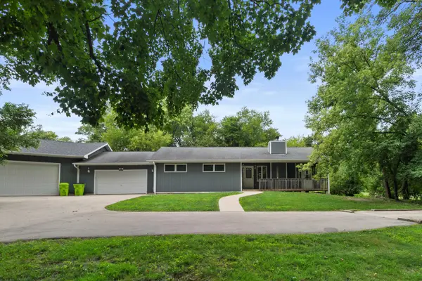 32 S Walworth Ave, Williams Bay, WI 53191