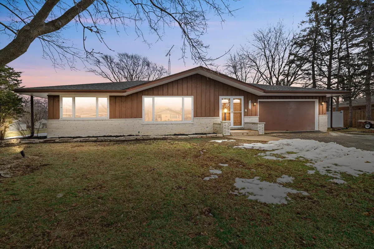 4309 Canterbury Ln, Mount Pleasant, WI 53403 - #1